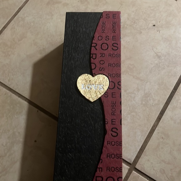 Purple rose - Picture 2 of 2